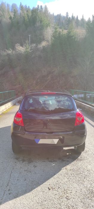 Vând Renault Clio 3 1.2tce