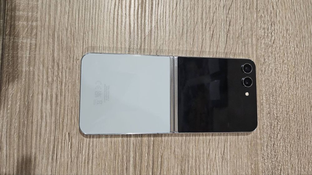 Samsung Z flip 5
