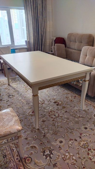 Продам стол в идеальном состоянии