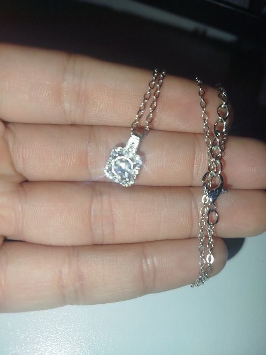 Lantisor aspect argintiu de dama