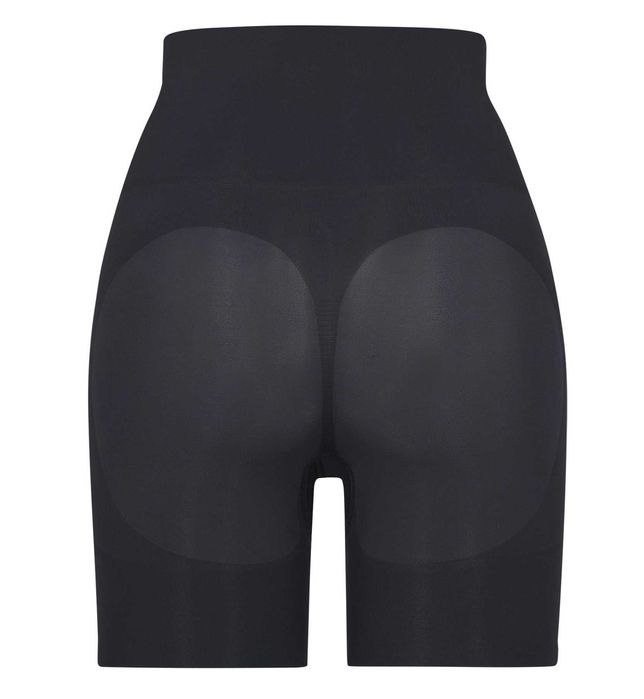 Skims Безшевни къси панталонки с повдигащо дупе вис. талия -чисто нови