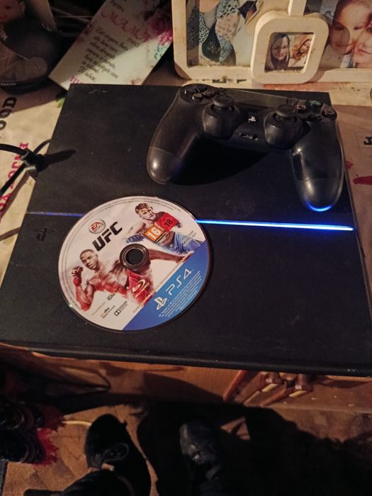 Vând PS4 stare foarte buna