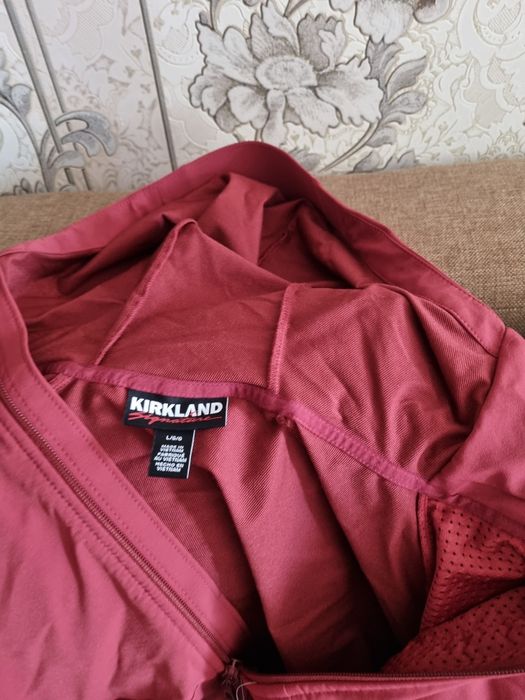 Продам куртку на весну,осень