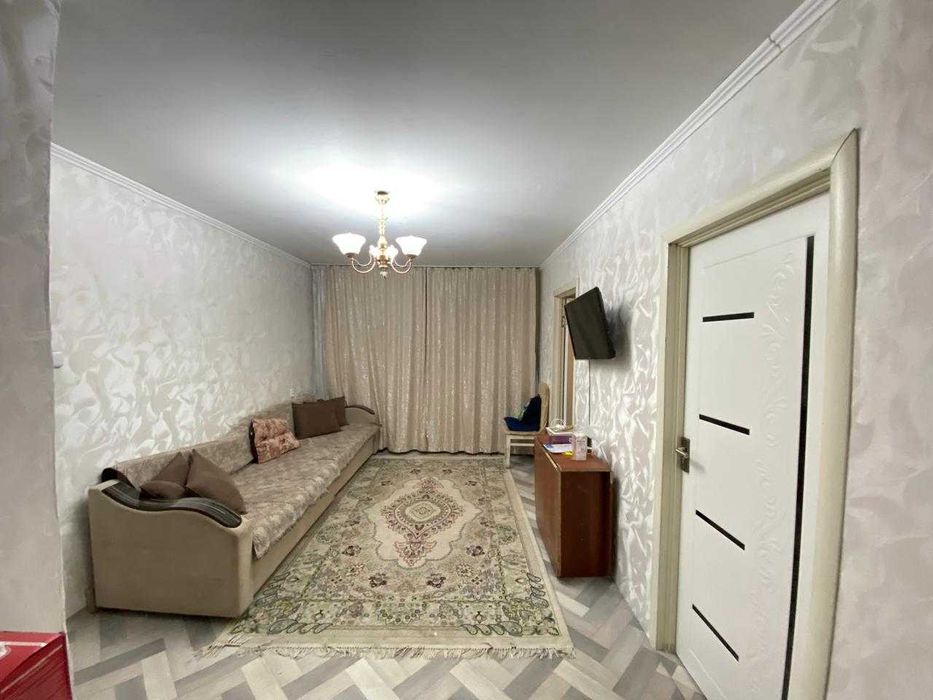 продаю 3 комнатную в 15 микрорайоне