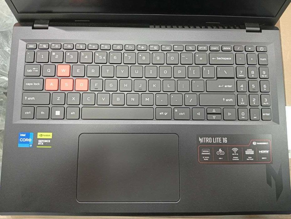 Acer Nitro Lite 16" 300nits i5-13420H 16GB DDR5 512GB SSD RTX 3050 6GB