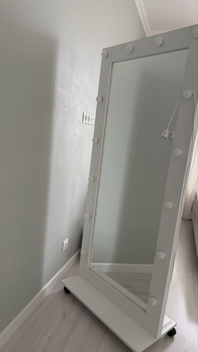Зеркало с подсветкой