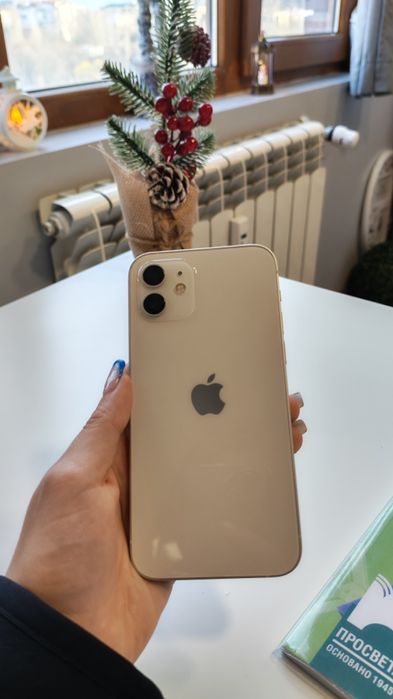 Продава се iphone 12