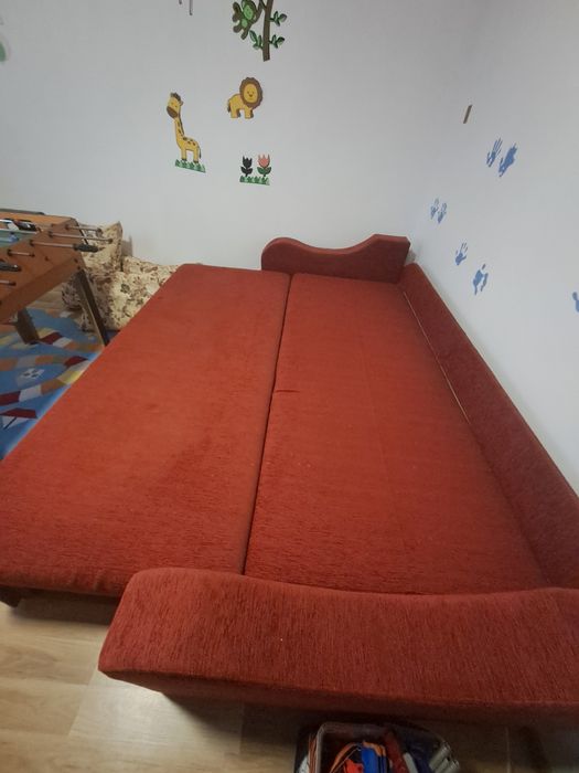 Vand canapea extensibila cu perne