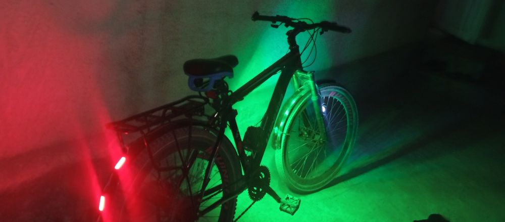 Mountain bike (togʻi yollarda yuradigan velosiped) yangi