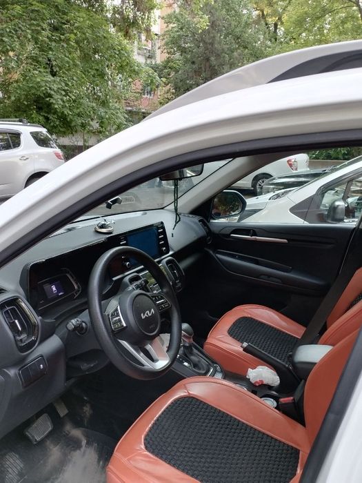 Срочно продаётся KIA Sonet