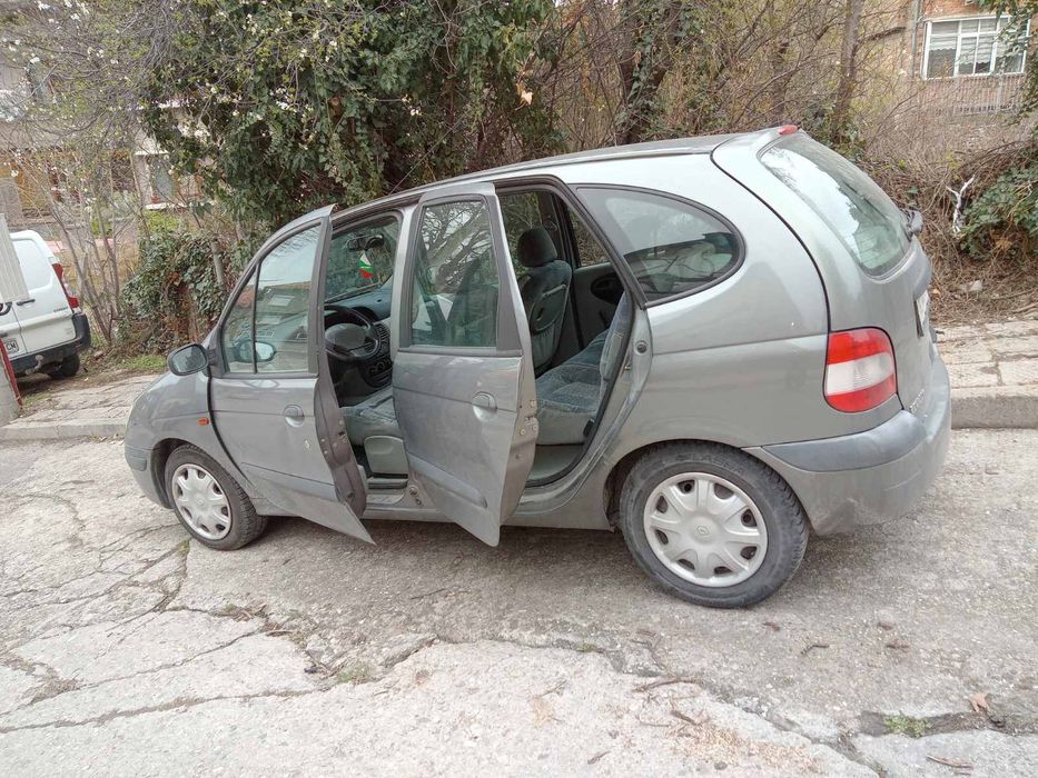 Рено меган сценик