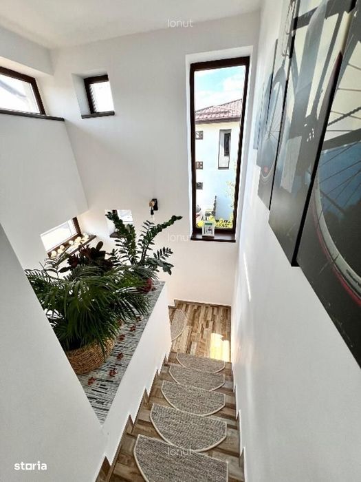 Oferim spre inchiriere casa/vila 4 camere