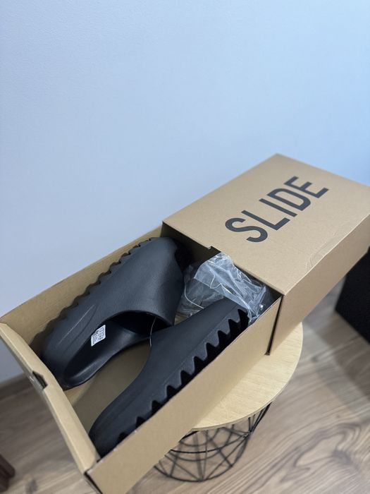 Papuci Adidas Yezzy Slide