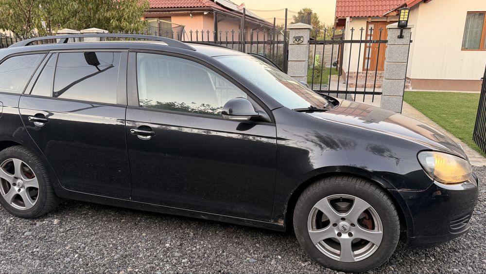 Vând Volkswagen Golf 6 Variant (Combi) – 1.6 TDI – An 2011