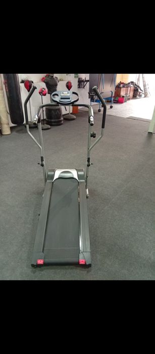 Bandă de alergare magnetică.