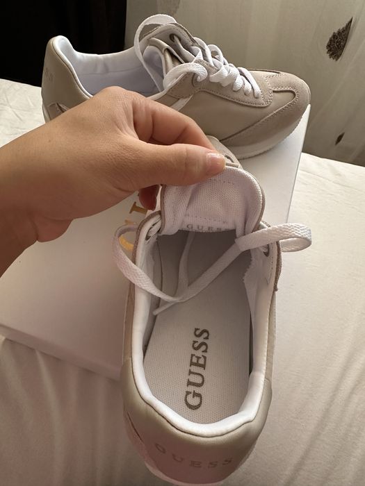 Дамски спортни обувки GUESS