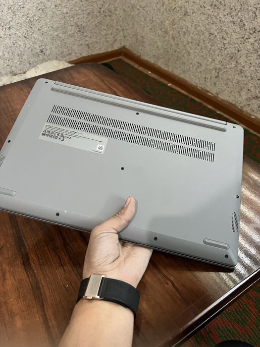 Lenovo holadi Idial yangidek