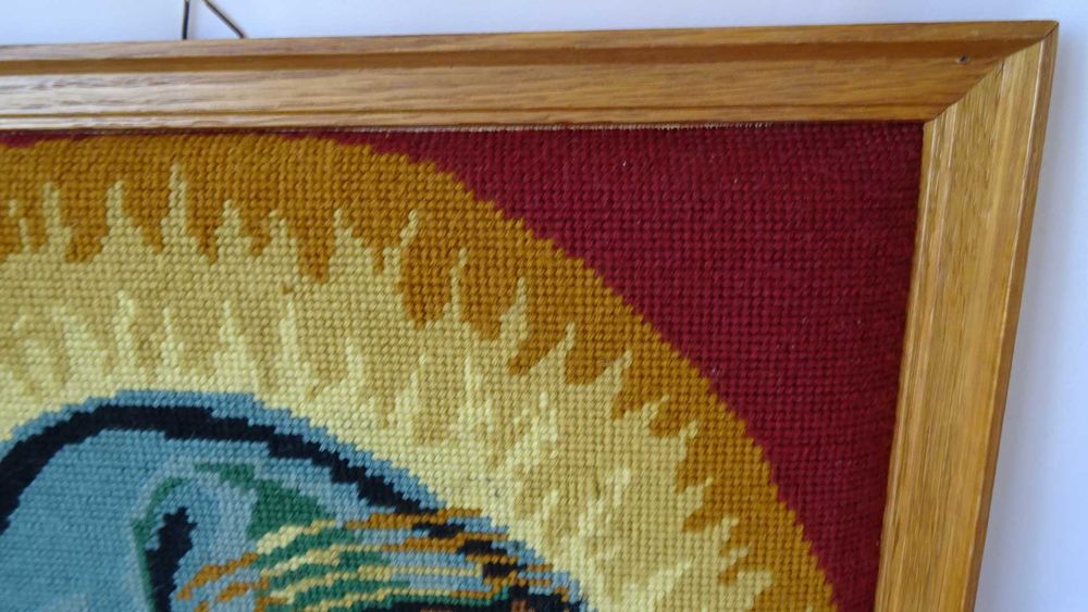 Гоблен  „Богородица “, ръчно изработен, едър бод, дебел вълнен конец.