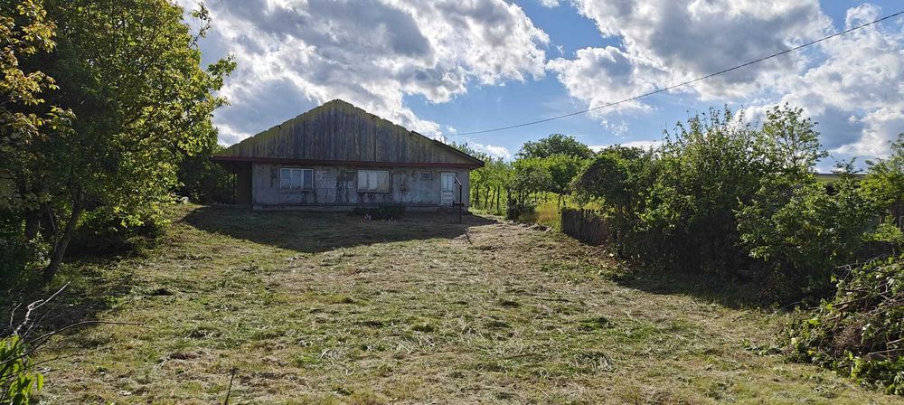 Vand  teren 2000mp + constructie , sat 7 Case, comuna Costesti, Jud Vaslui