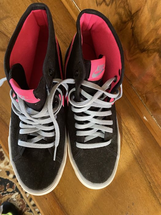 Маратонки Reebok,Nike