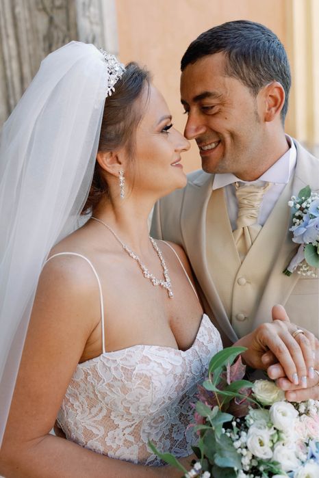 Vand rochie mireasa si costum mire, plus accesorii