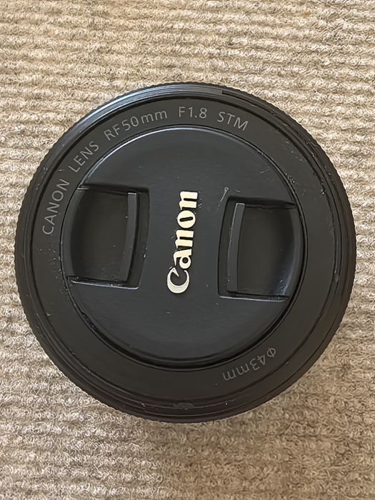 Обектив Canon RF 50mm F1.8 STM Mirrorless