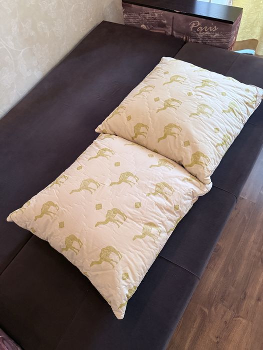 Подушки 70*70 см, верблюжья шерсть