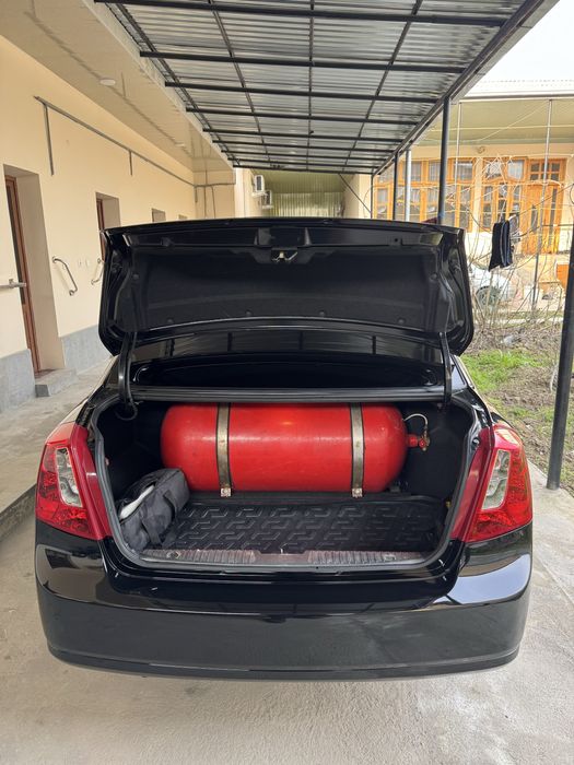 Gentra sotiladi 2023  qora 3 poz