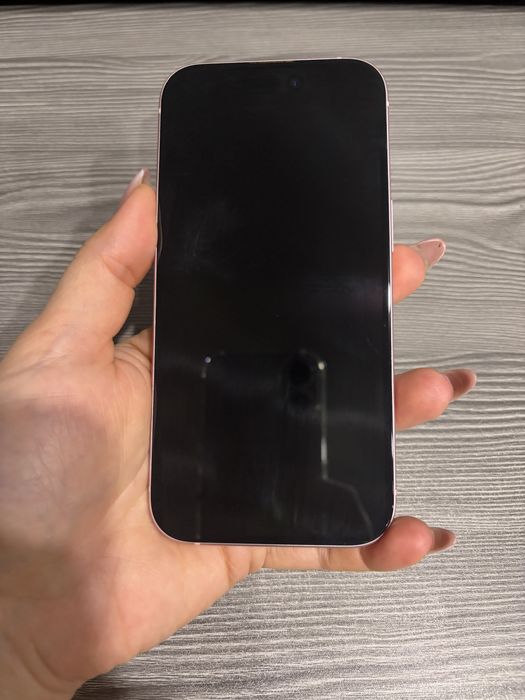 Продам iPhone 15