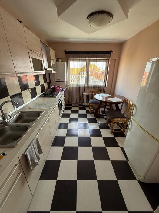 Ofer spre închiriere Apartament 4 Camere ultracentral