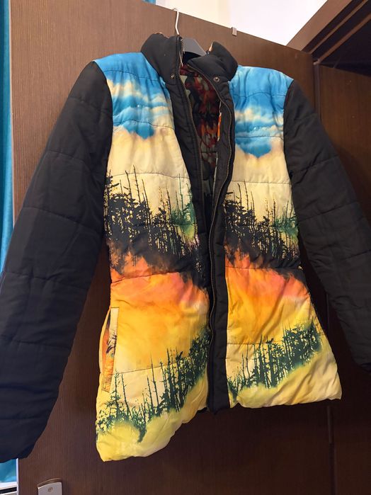 Дву лицево топло якенце с ефектен принт!