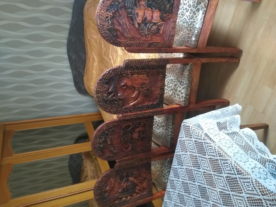 Vand scaune sculptate