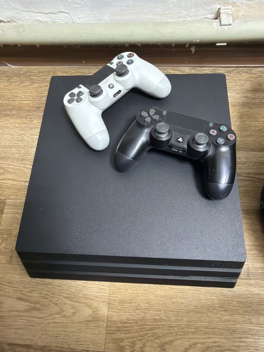 Sony PS 4 Pro ( CUH-7208B)  ( гШымкен пр Республики 40/34)Лот:1016/107