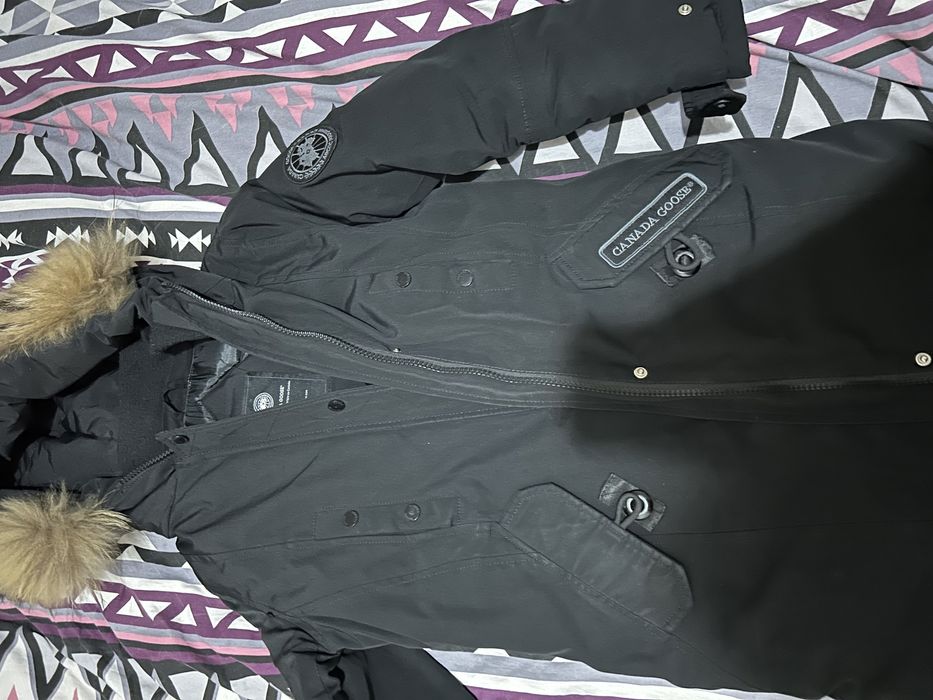 Куртки, жилетка