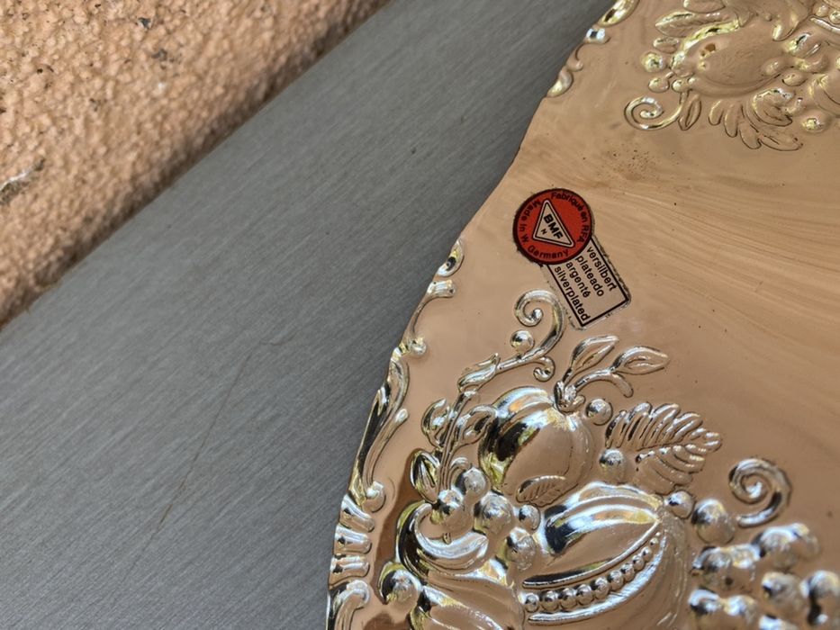 Посребрена фруктиера