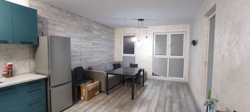 Дава се под наем Двустаен апартамент в Бургас, Изгрев - 71 кв.м за 408 € - Снимка #1