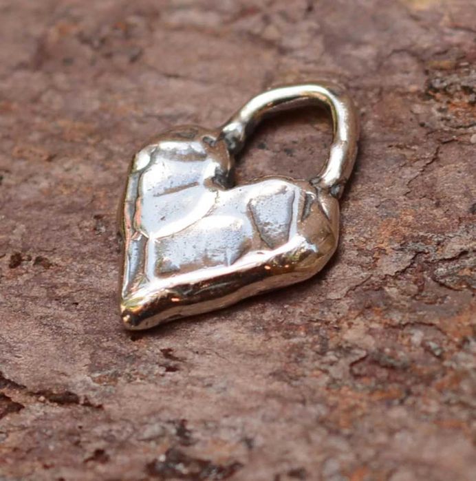 Сребърно бижу 925 – любовен медальон „Малко Сърце“, талисман за обич.