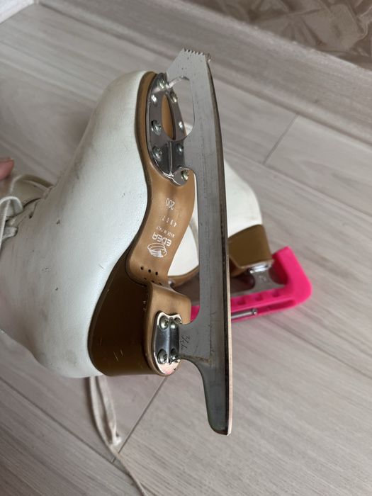 Коньки фигурные профессиональные