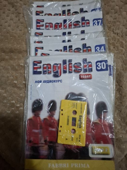 Продавам списания English за начинаещи с касета