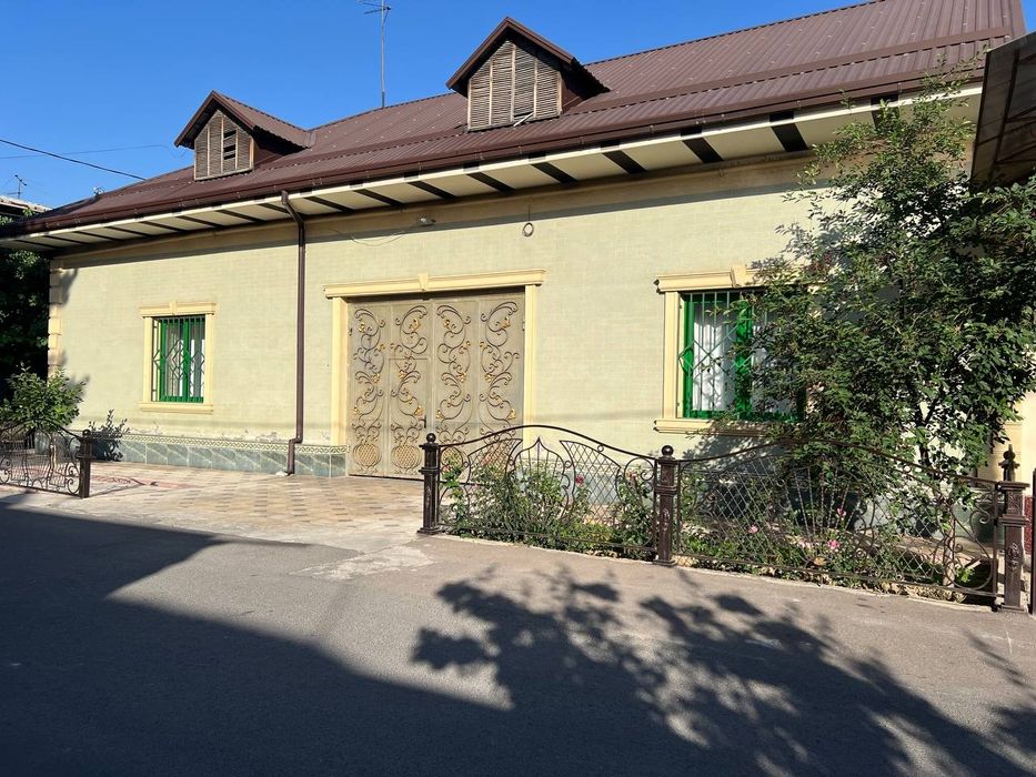 Яккасарой саламатина 4 сотих углавой участка сотилади