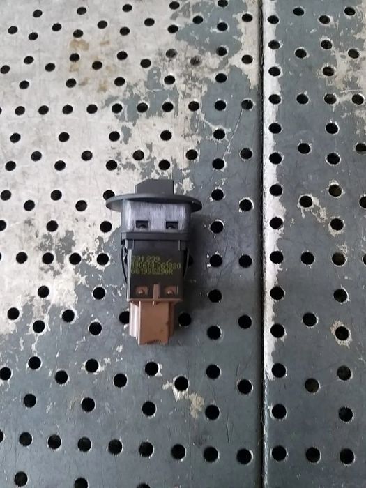 Buton airbag renault captur 1 j5 h5 681995290r