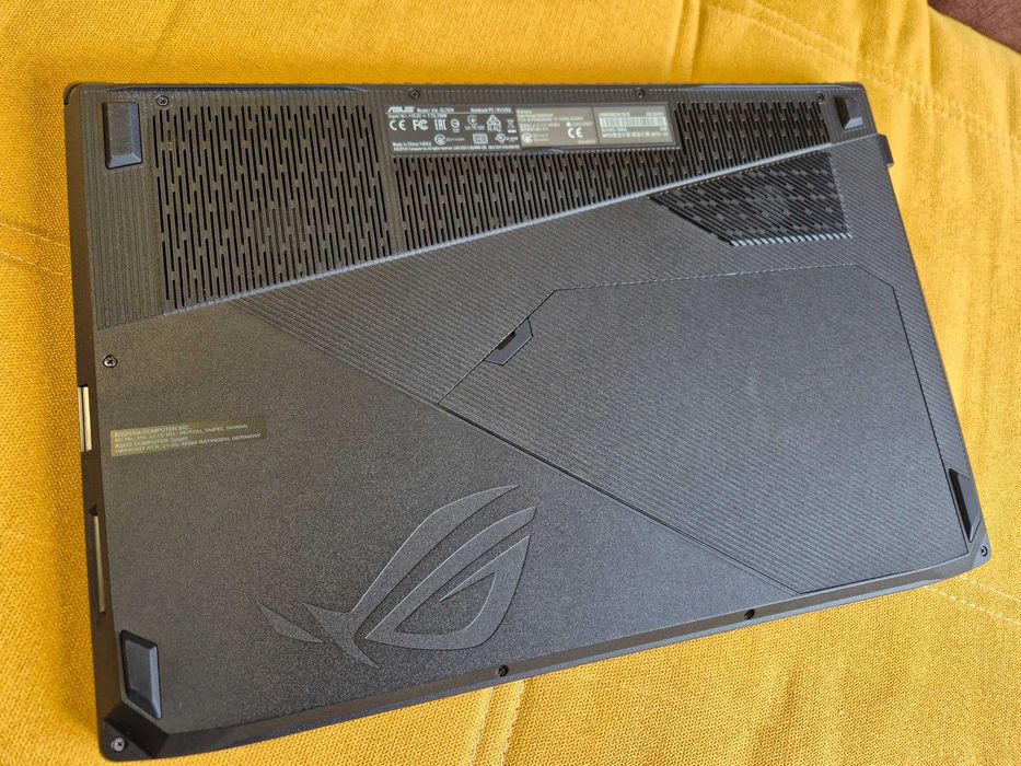 Laptop ASUS ROG STRIX GL703VD-GC003, Intel i7-7700HQ + nVidia GTX 1050