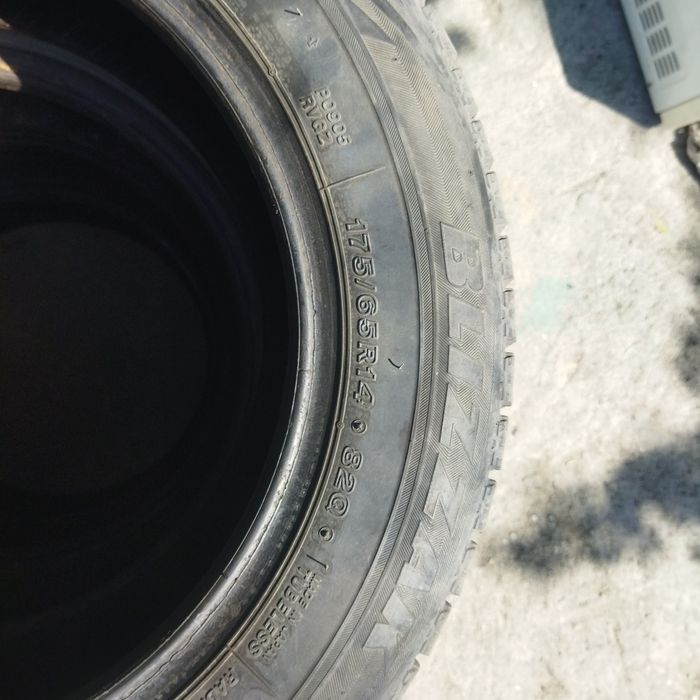 Bridgestone ice Blizzak 175/65/14 шины липучка