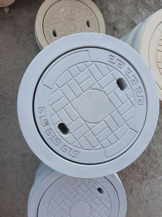 Kalodis Birrinch qoʼl.   Sex Nazarbekda