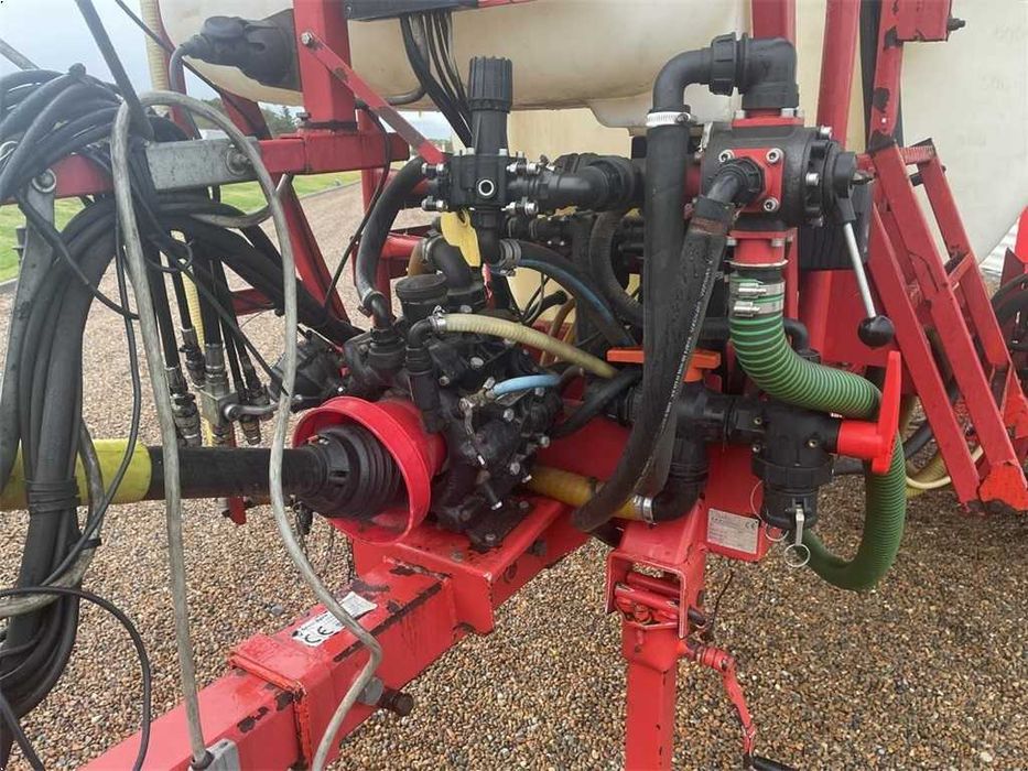 Met erbicidat Hardi Comander 2800 L deschidere 24 m an 2017 Met Lemken