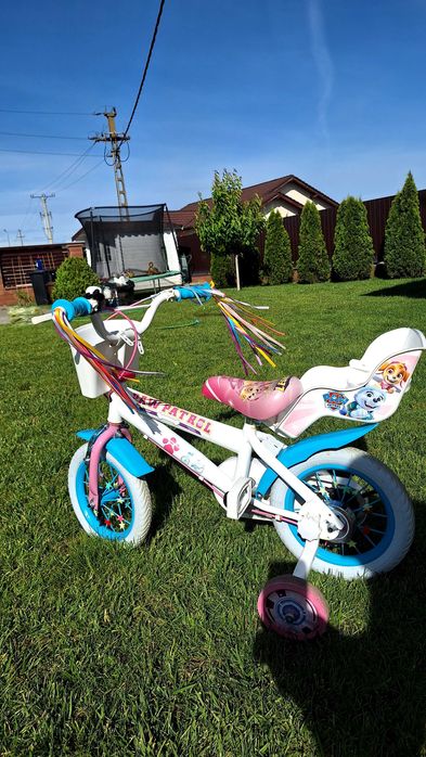 Vând bicicleta pt copii cu varsta intre 3 si 5 ani