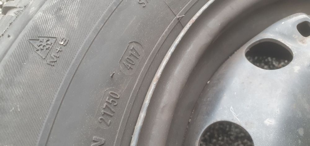 Зимни гуми  195/65HR15