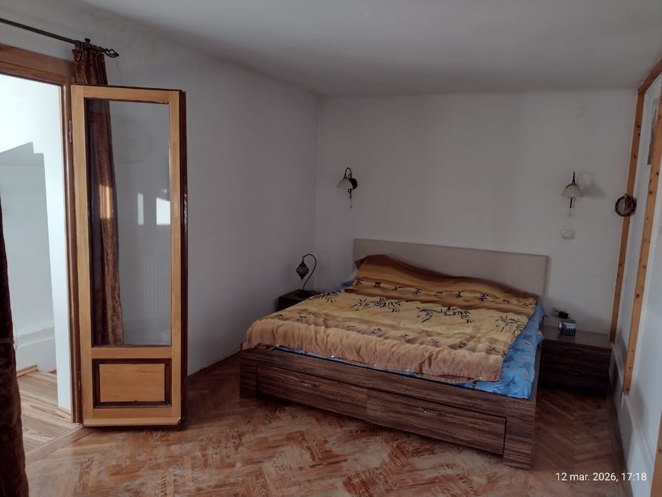 Închiriez apartament cu 4 camere în Cotroceni