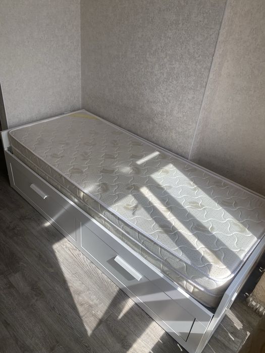 Кровать IKEA Бримнэс