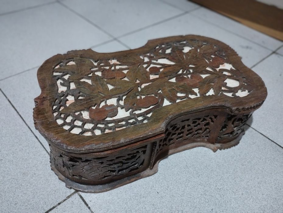 Стара кутия за бижута